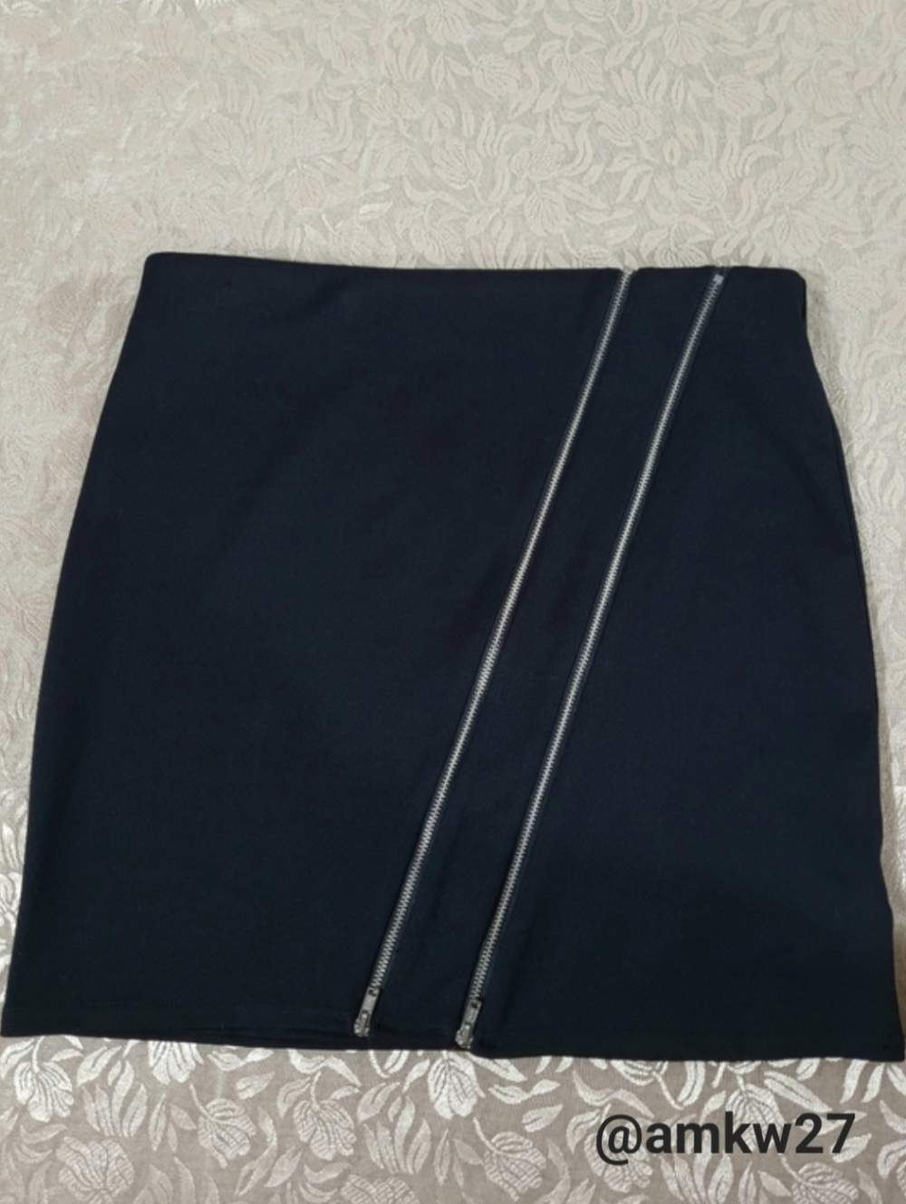 G by Guess Black Stretchy Mini Skirt w/ Double Silver Zippers Size Large